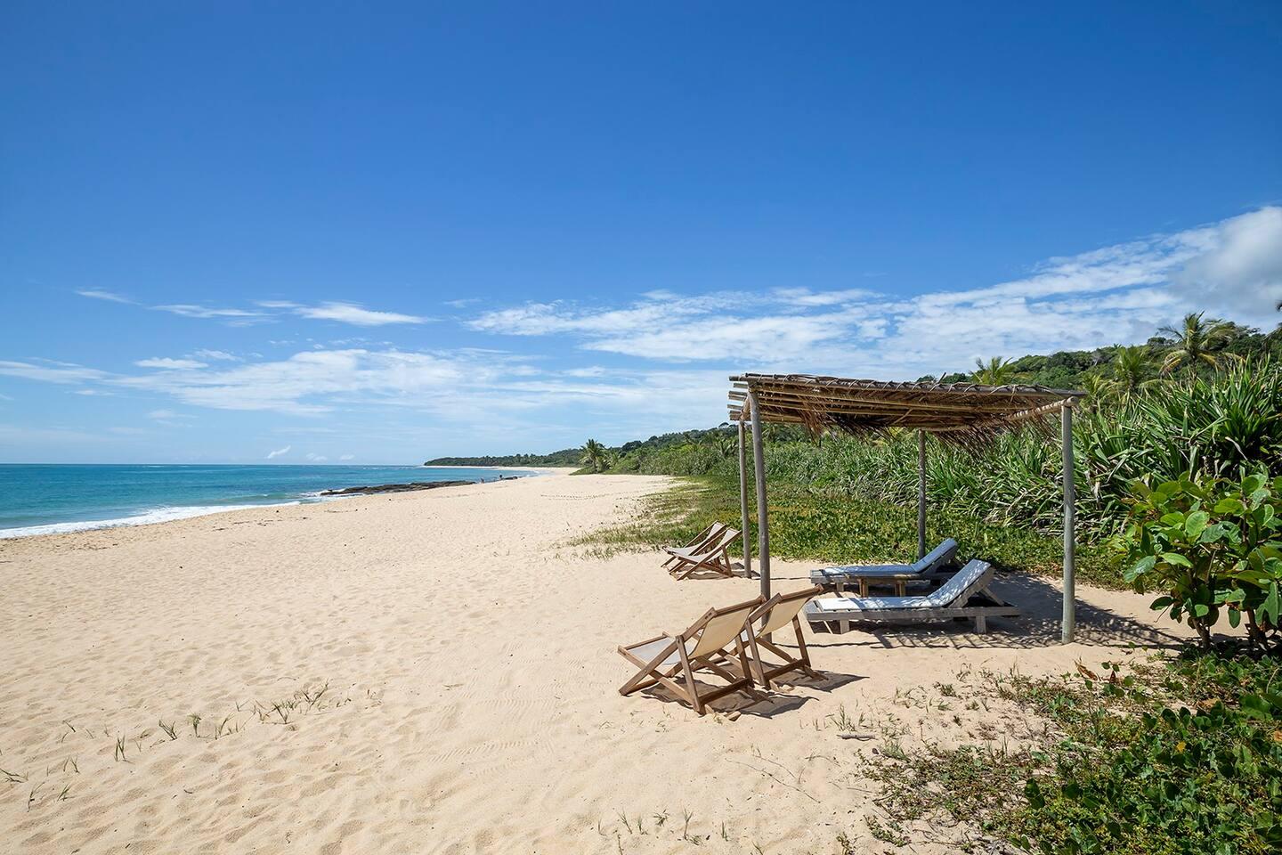 Linda casa pé na areia na praia de Itapororoca