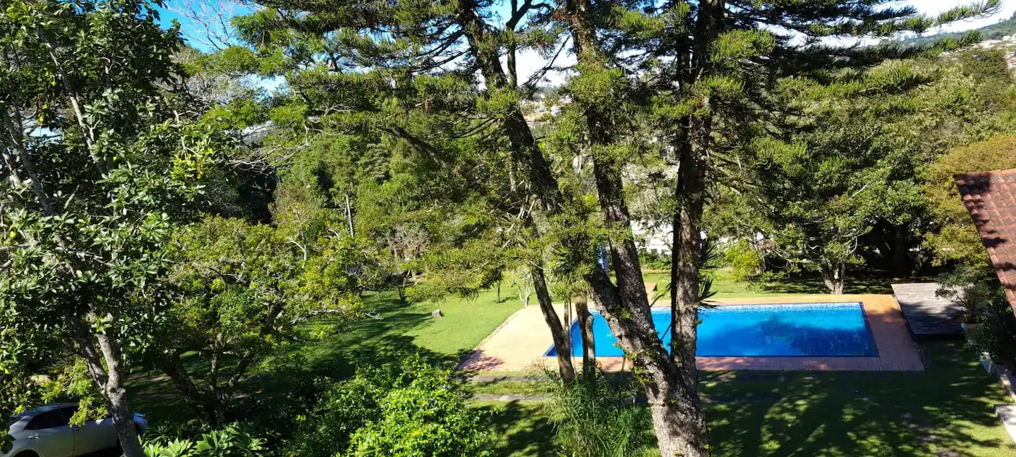 Lindo sítio com 4 suítes! Condomínio a 40 min de SP