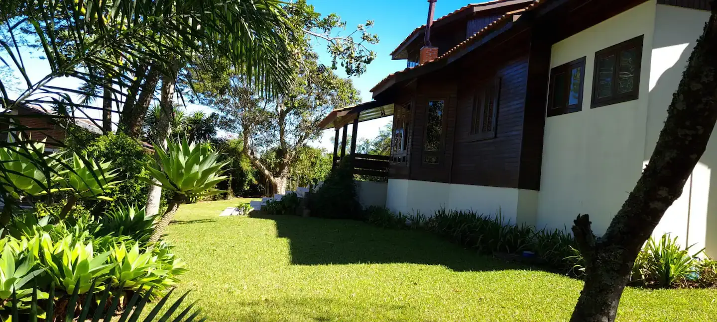Lindo sítio com 4 suítes! Condomínio a 40 min de SP