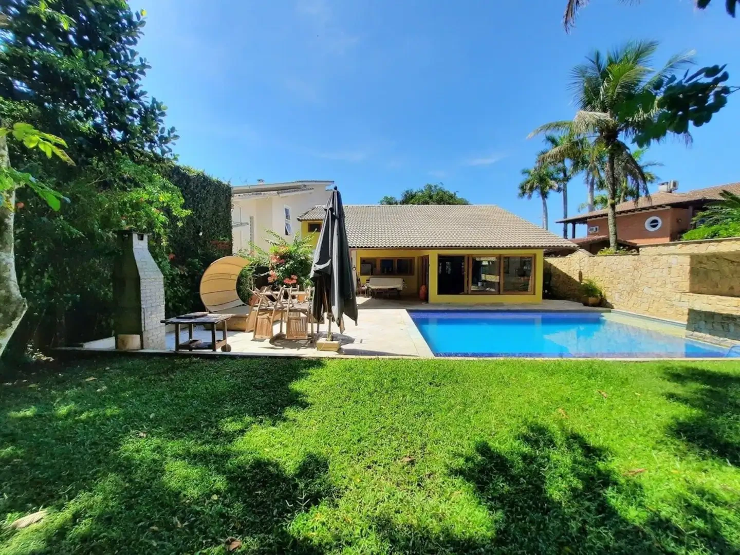 Linda casa no módulo 21 da Riviera de São Lourenço