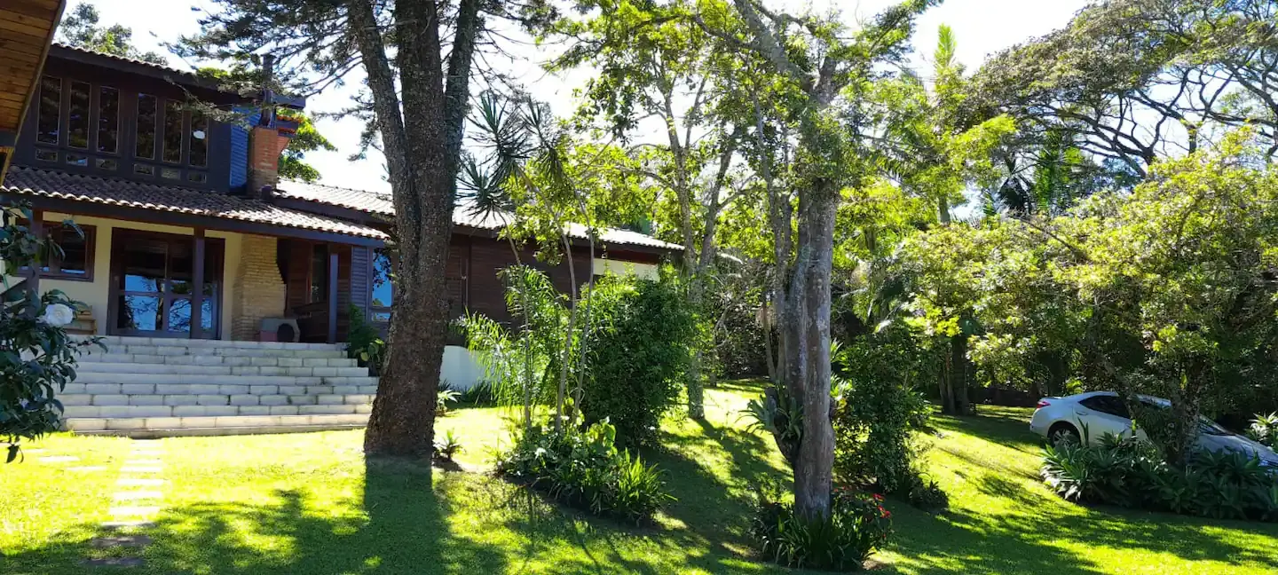 Lindo sítio com 4 suítes! Condomínio a 40 min de SP