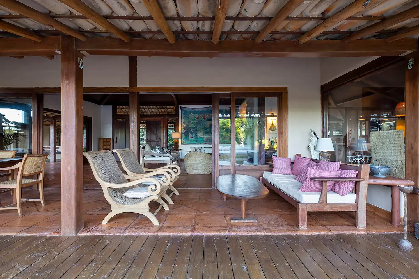 Vila espetacular pé na areia, jardim de 12 mil m²