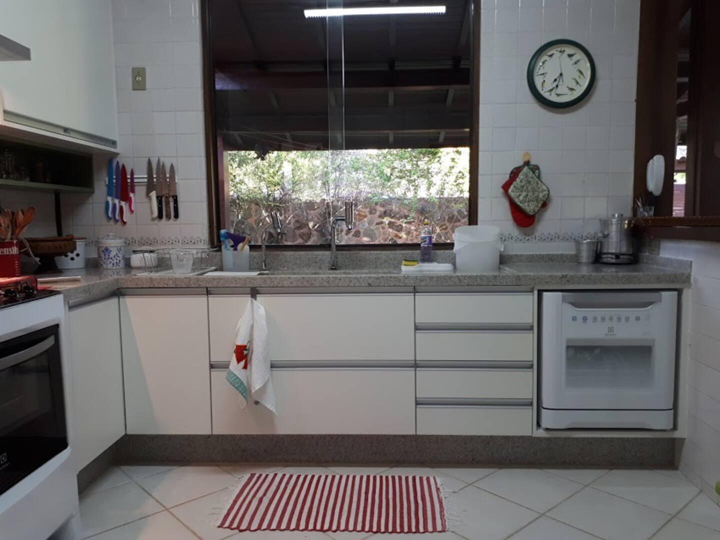 Linda casa no Perequê, piscina, wifi, A/C!