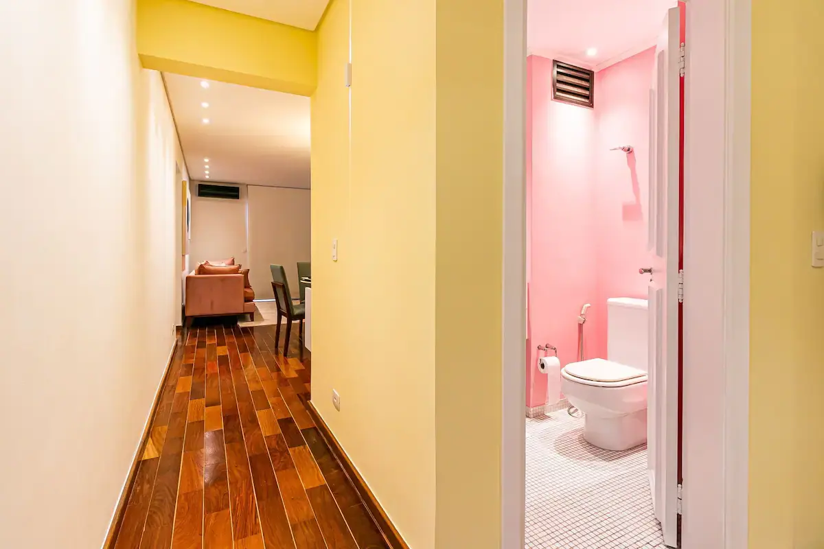 Lindo apê recém reformado! 2 vagas, wifi, varanda!
