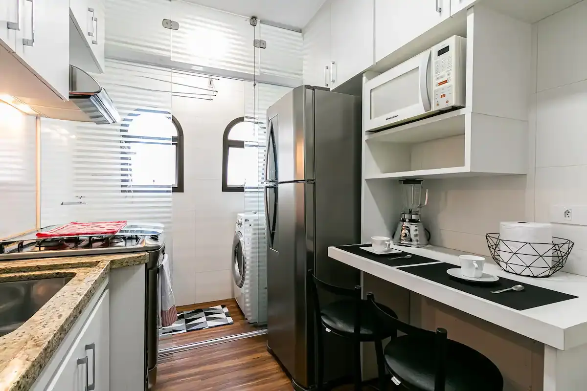 Lindo apê recém reformado! 2 vagas, wifi, varanda!
