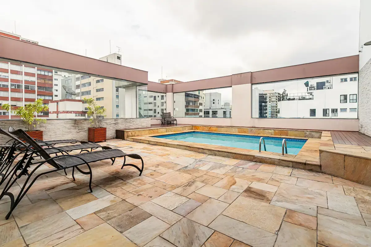 Lindo apê recém reformado! 2 vagas, wifi, varanda!