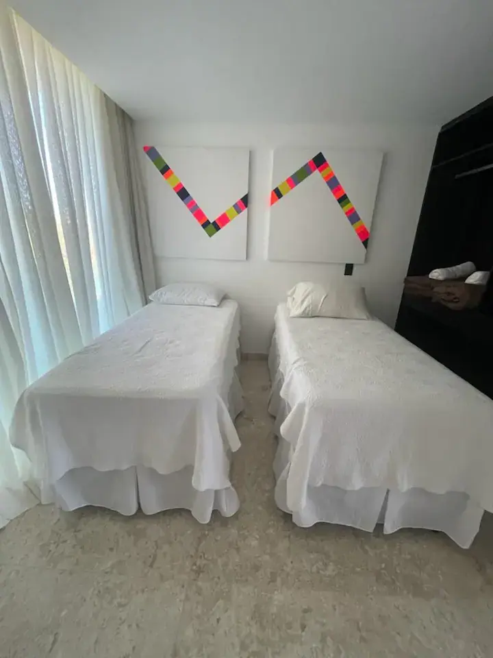 Casa espetacular na praia do forte com 9 suítes!