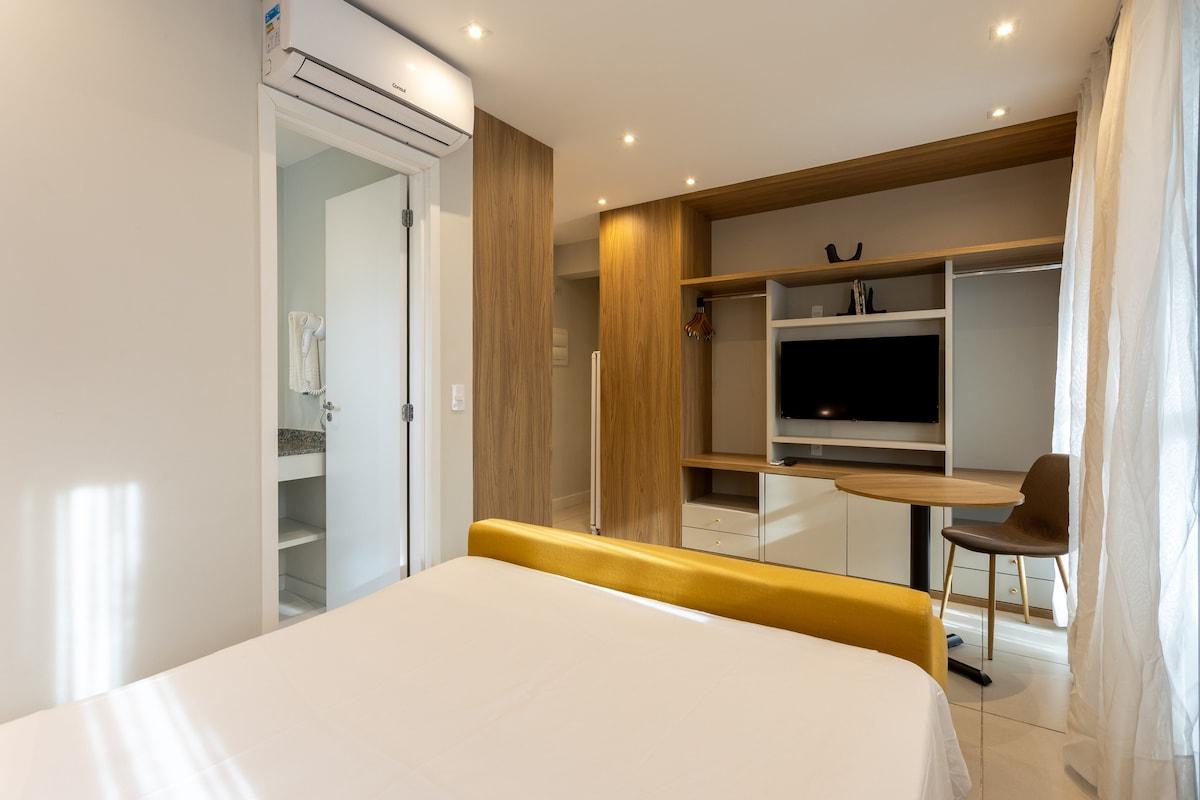 Apartamento no Campo Belo com piscina, academia e varanda