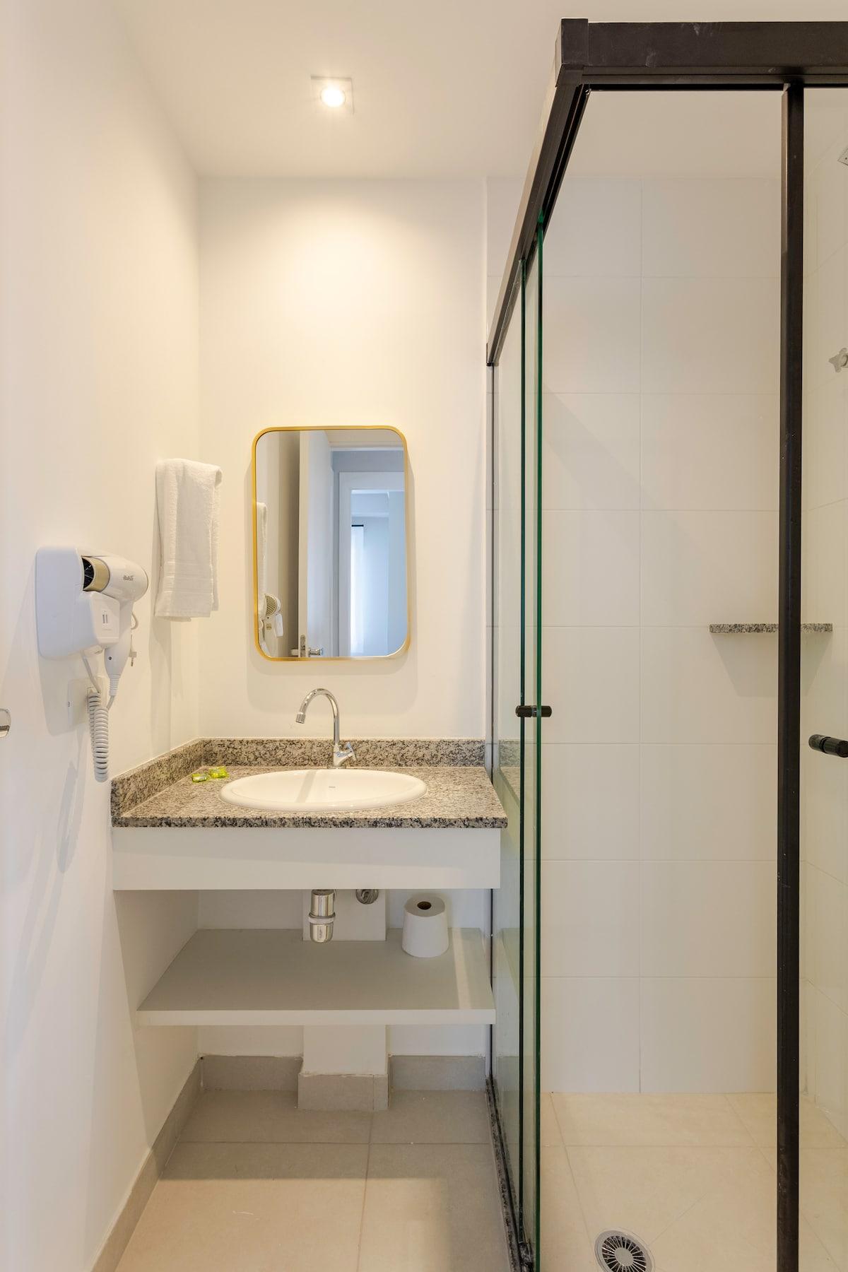 Apê de 2 Quartos na Vila Mariana, com Vaga e Academia