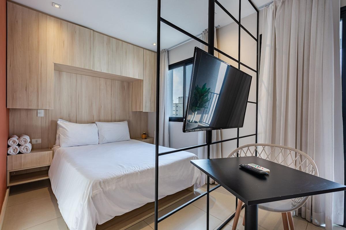 Apartamento para 4 Pessoas com Piscina e Academia perto do Metrô