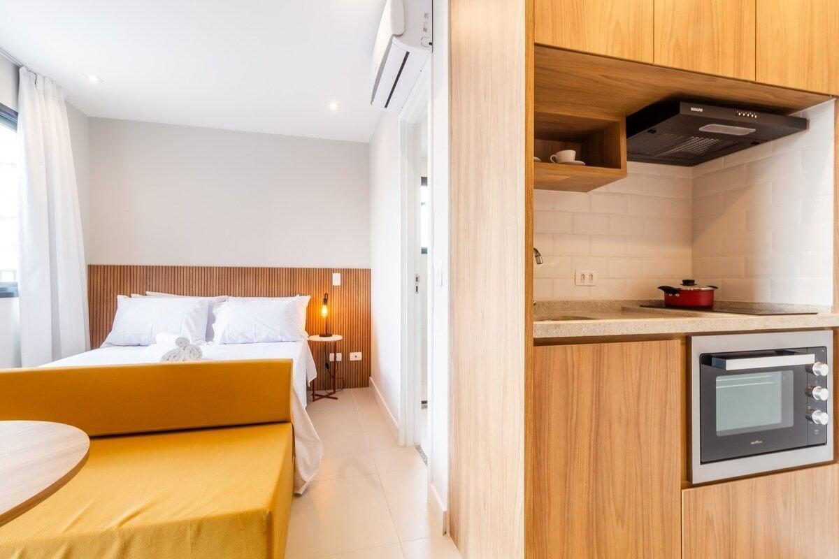 Apartment in the Heart of Campo Belo with A/C, Pool, and Wi-Fi
